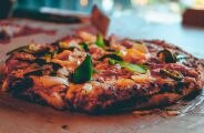 Conhe&ccedil;a a hist&oacute;ria da pizza e sua chegada ao Brasil e confira receitas pr&aacute;ticas