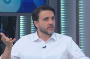 Renan Santos chama Fl&aacute;vio de 'criminoso': 'Est&aacute; em Bras&iacute;lia para fazer neg&oacute;cios'