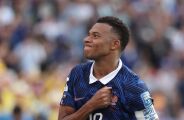 Mbapp&eacute; sobe o tom, se declara o melhor do mundo e mira Bola de Ouro: 'Fiz hist&oacute;ria'