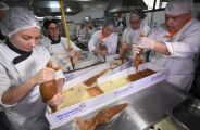 "Opera&ccedil;&atilde;o de guerra" prepara bolo de 800 quilos para anivers&aacute;rio de Campo Grande