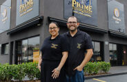 Chef de cozinha e esposa transformam hist&oacute;ria familiar em steakhouse em Ponta Por&atilde;