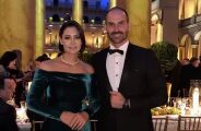 Eduardo Bolsonaro endossa cr&iacute;tica a Michelle e reacende tens&atilde;o na fam&iacute;lia durante campanha