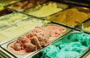 Variedade de sorvetes para dietas mais restritivas aumenta; confira duas receitas