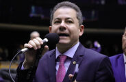 Deputado que agendou encontro de Vorcaro e Mendon&ccedil;a &eacute; alvo da PF