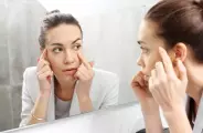 Do &aacute;lcool ao sono: cinco h&aacute;bitos que podem envelhecer o rosto antes da hora 