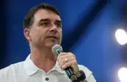 Dino sequestrou 'Dark Horse' para usar contra mim, diz Fl&aacute;vio