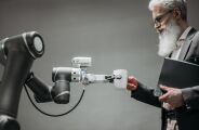 "Seremos como c&atilde;es para os rob&ocirc;s": a previs&atilde;o de Claude Shannon sobre o futuro da humanidade