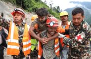 Nepal: trabalhador chin&ecirc;s e uma mulher s&atilde;o resgatados 10 dias ap&oacute;s enchentes