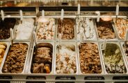 Entenda as diferen&ccedil;as entre gelato e sorvete e veja receitas