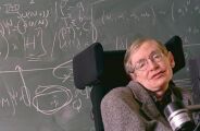 Stephen Hawking deixou um alerta: "O maior inimigo do conhecimento n&atilde;o &eacute; a ignor&acirc;ncia"