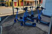 Prefeitura cria lei que pro&iacute;be estacionamento de patinetes em cal&ccedil;adas