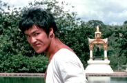 Bruce Lee: "N&atilde;o temo quem treinou dez mil chutes uma vez, temo aquele que treinou um dez mil vezes"