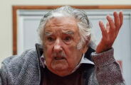 Pepe Mujica: "Pobre n&atilde;o &eacute; quem tem pouco, mas quem precisa cada vez mais"