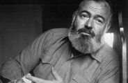 Hemingway deixou uma reflex&atilde;o sobre as feridas da vida: "O mundo quebra a todos"