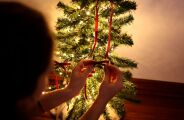 O erro ao ligar a &aacute;rvore de Natal que pode sobrecarregar a instala&ccedil;&atilde;o el&eacute;trica