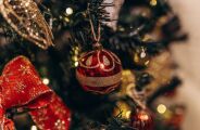 Nem vermelho e muito menos verde: a cor inesperada que promete ser tend&ecirc;ncia no Natal 2026