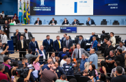 Pressionada, prefeitura promete "resolver" buracos em 60 dias