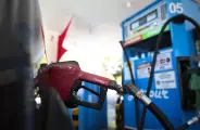 Governo espera que revendas reduzam pre&ccedil;o da gasolina em 26 centavos