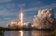 NASA e SpaceX lan&ccedil;am foguete com astronautas a caminho da Esta&ccedil;&atilde;o Espacial Internacional