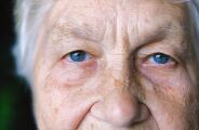 Enquanto mulheres no Brasil vivem em m&eacute;dia 79 anos, It&aacute;lia tem moradores com mais de 100 anos