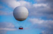 Bal&atilde;o gigante criado pela China pode levar at&eacute; 2 toneladas a constru&ccedil;&otilde;es nas montanhas