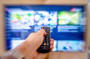 Assistir muita televis&atilde;o na meia-idade pode reduzir o tamanho do c&eacute;rebro, mesmo aliviando o estresse