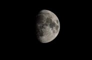 NASA flagrou espa&ccedil;onave passando em alta velocidade pela Lua e formato chamou aten&ccedil;&atilde;o