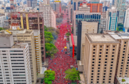 Movimento pr&oacute; Lula re&uacute;ne 1 milh&atilde;o de apoiadores na Avenida Paulista