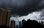 Ap&oacute;s estragos em MS, Campo Grande pode ter temporal com ventos de 100 km/h