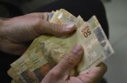 Abono salarial libera R$ 8,8 milh&otilde;es para trabalhadores de MS nesta quinta