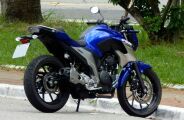 Yamaha Fazer 250 ABS incorpora esportividade