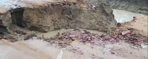 Transpantaneira, construída por empreiteira de Patrola, "desmorona" com a chuva