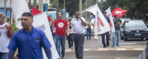 Servidores da UFMS, UFGD e IFMS paralisam atividades e não descartam greve