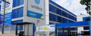 Com mensalidade de R$ 14 mil, alunos de Medicina denunciam problemas na Uniderp