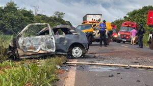 Acidente deixa carro em chamas e homem morre carbonizado na MS-276