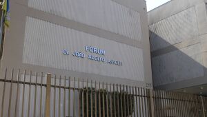 Homem que obrigou mulher a ficar nua durante roubo &eacute; condenado por estupro
