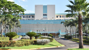 Crian&ccedil;a de 1 ano morre ap&oacute;s ser atropelada por homem empinando moto