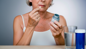 Reposição Hormonal: o que é seguro e o que é arriscado? Do tratamento aprovado ao "chip da beleza"