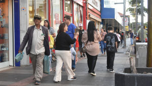 Confira o que abre e o que fecha na v&eacute;spera e no dia de Natal