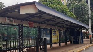 Em meio &agrave; crise do transporte, com&eacute;rcio antecipa folga de funcion&aacute;rios