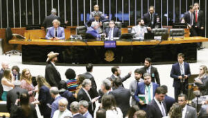 Juristas dizem que redução de penas a golpistas pode provocar efeito dominó