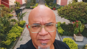 Cantor que passou mal antes do show &eacute; submetido a cirurgia card&iacute;aca