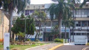 Prefeituras prometem 13&ordm; em dia; h&aacute; d&uacute;vida para folha de dezembro