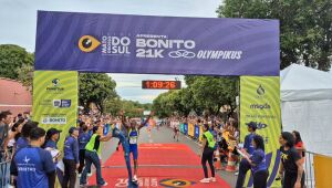 Queniano vence 21k em Bonito; atleta de Campo Grande chega em 1&ordm; no feminino