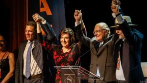 Prerrogativas homenageia Tebet e a convida para integrar chapa lulista em SP