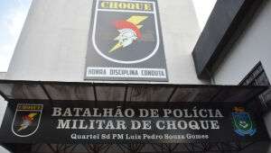 Ladr&atilde;o furta trailer, reage com chave de fenda e acaba morto por PM de folga