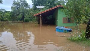 Distrito de Palmeiras entra em alerta ap&oacute;s alagamento de pousadas e casas
