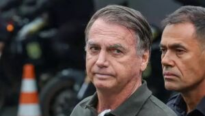 Moraes converte pris&atilde;o de Bolsonaro em domiciliar ap&oacute;s parecer da PGR