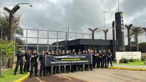 For&ccedil;as federais fazem protesto por cria&ccedil;&atilde;o de fundo nacional de seguran&ccedil;a