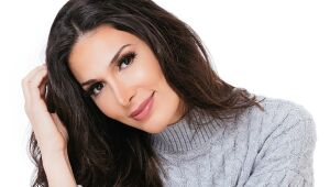 Entrevista exclusiva com a atriz Sara Sarres que retorna ao Brasil com o musical 'Diana' 